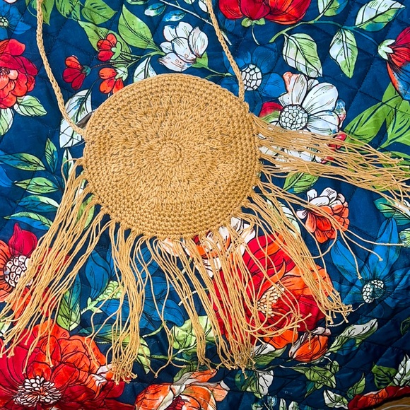 Handwoven Cotton Straw Shoulder Bag - Picture 5 of 7